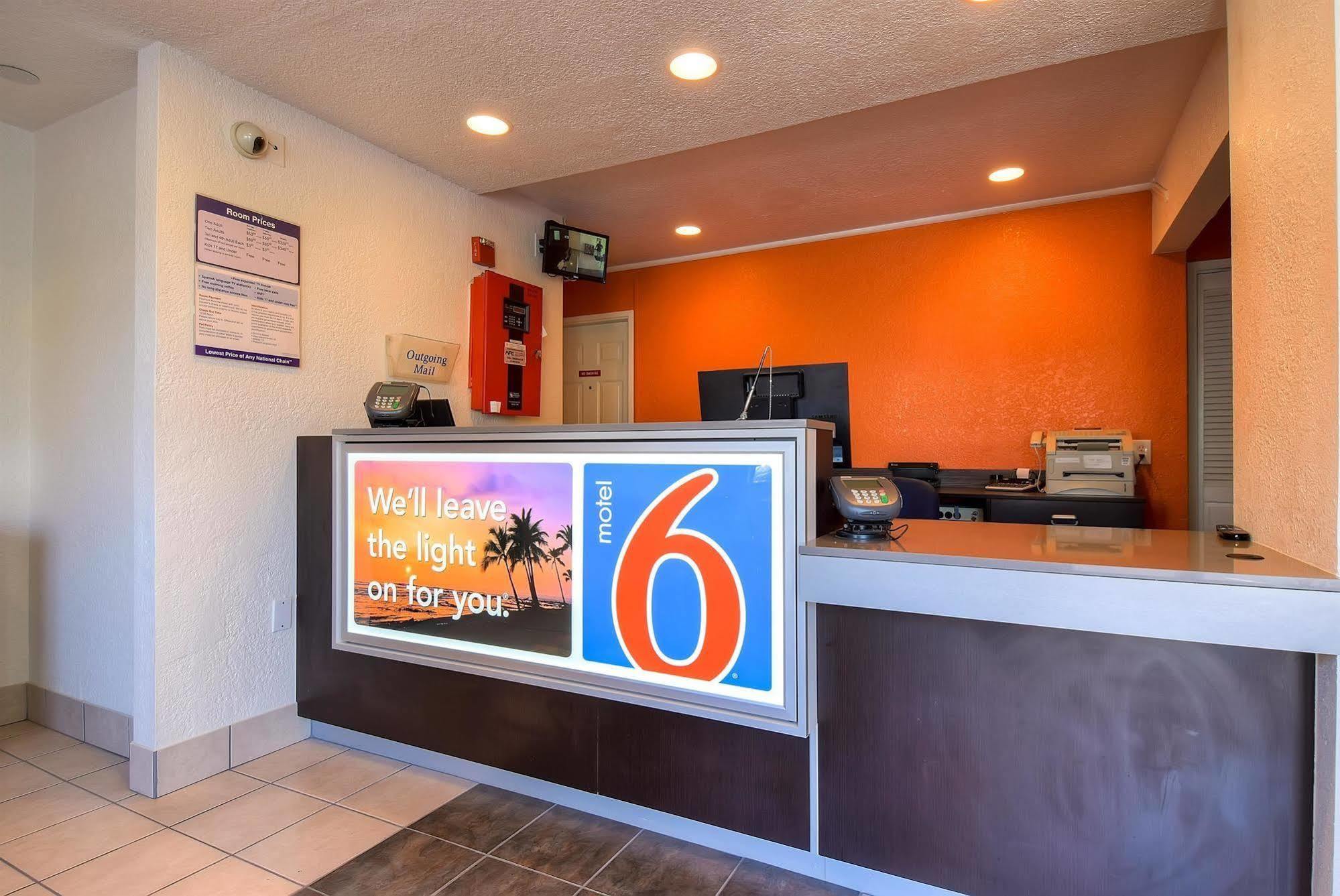 Motel 6-Rowland Heights, Ca - Los Angeles - Pomona Bagian luar foto