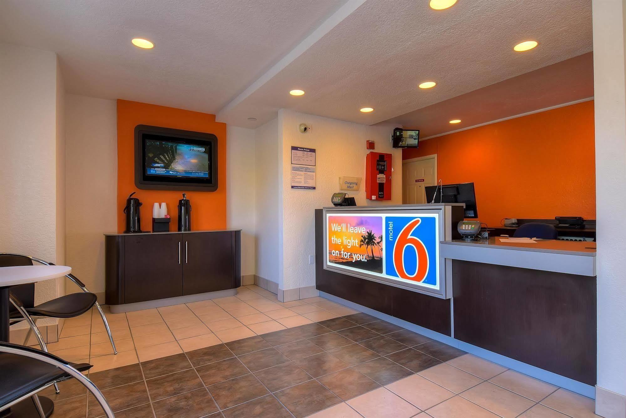 Motel 6-Rowland Heights, Ca - Los Angeles - Pomona Bagian luar foto
