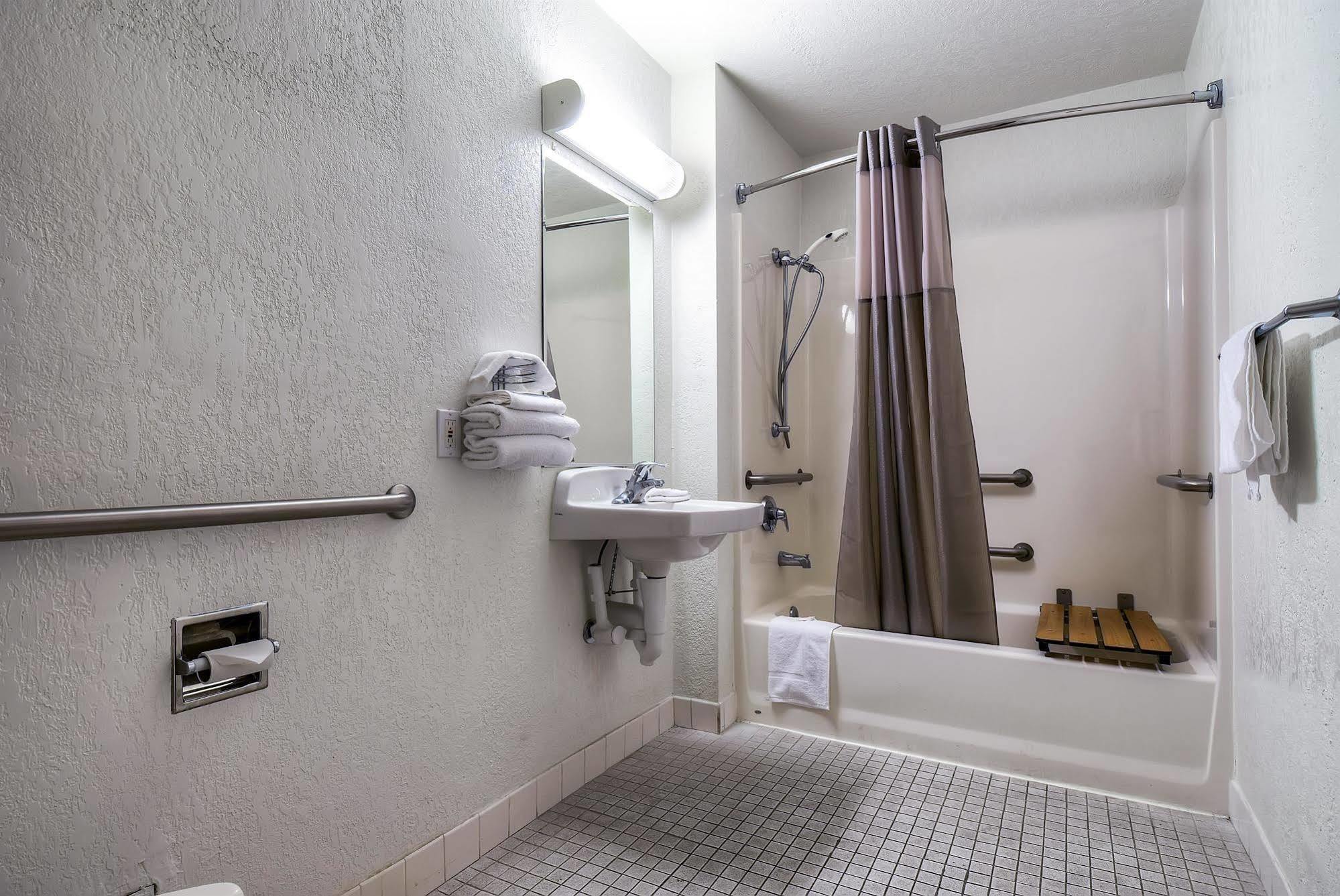 Motel 6-Rowland Heights, Ca - Los Angeles - Pomona Bagian luar foto