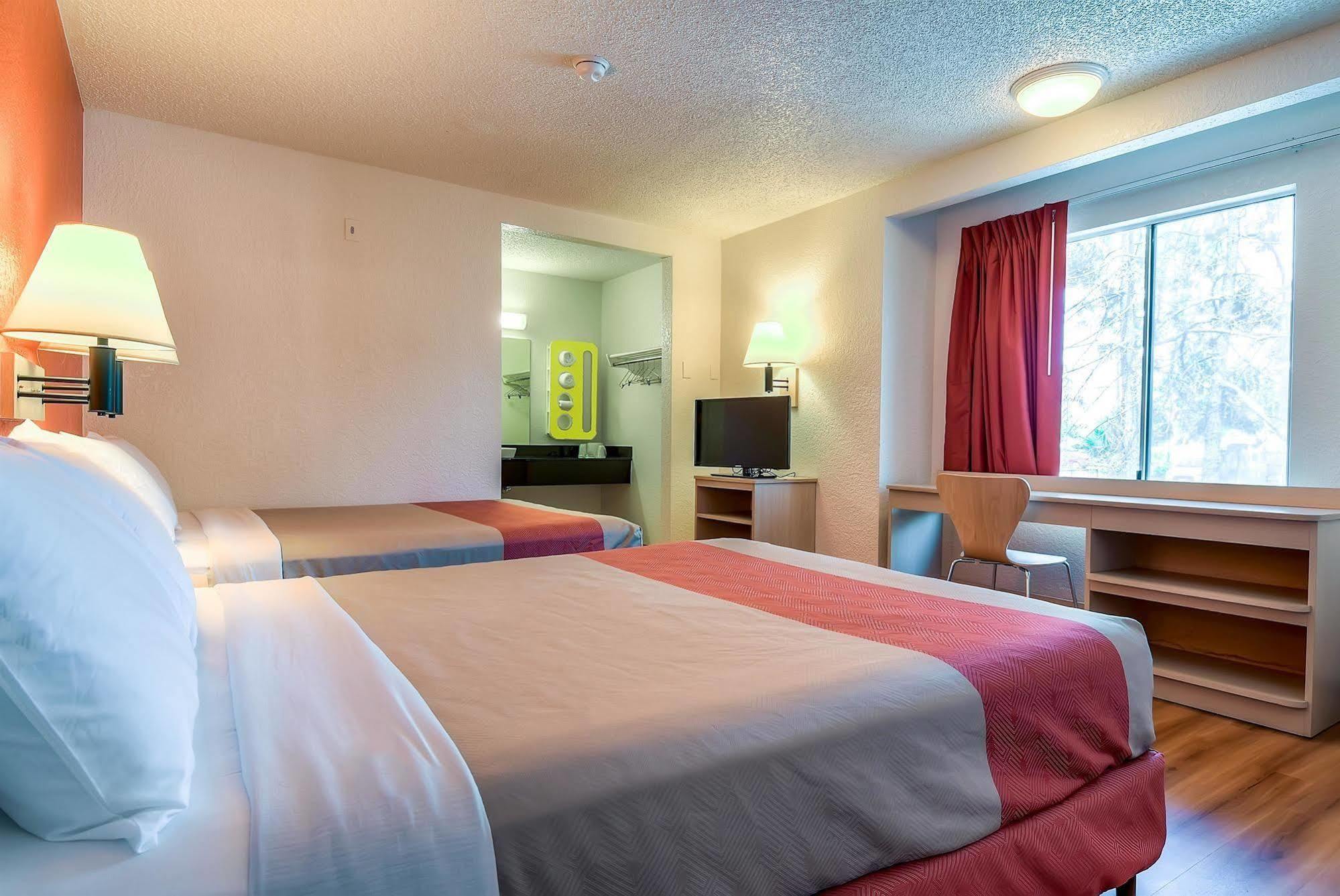 Motel 6-Rowland Heights, Ca - Los Angeles - Pomona Bagian luar foto