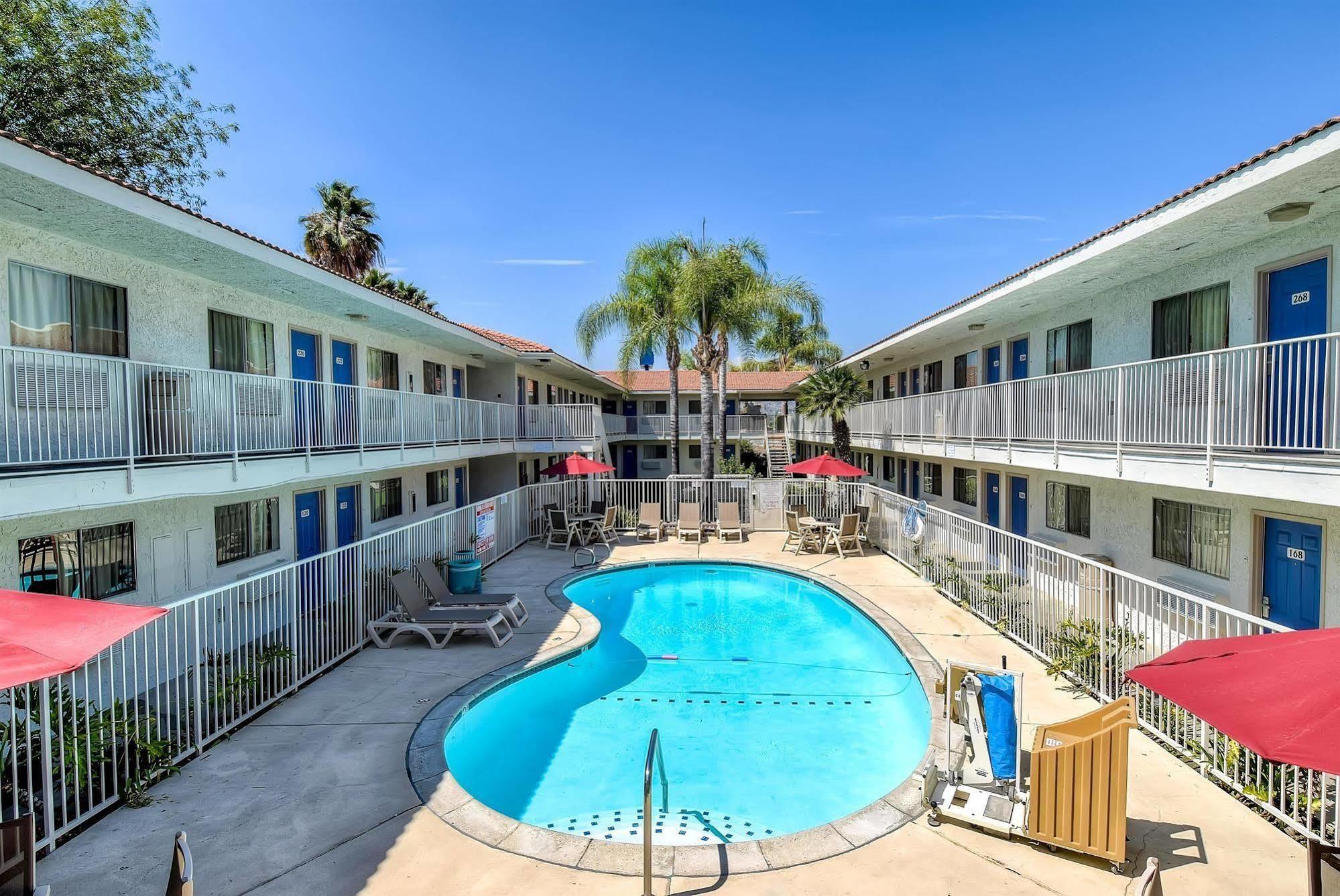 Motel 6-Rowland Heights, Ca - Los Angeles - Pomona Bagian luar foto
